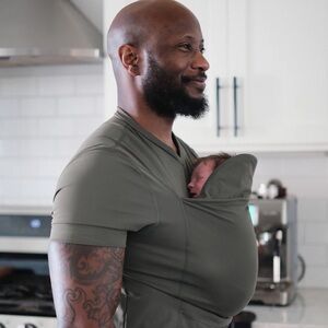 Lalabu Dad Shirt in Gray Size Large Short Sleeve Baby Bonding Kangaroo Pocket